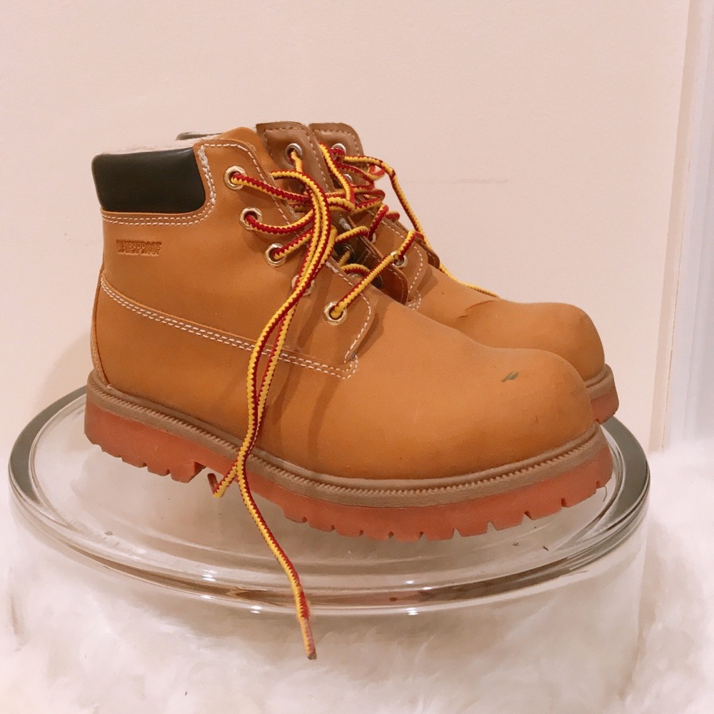 WINTER BOOTS - WATERPROOF BOOTS